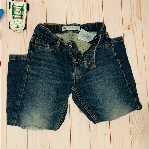 Distressed Levi’s Knit Jeans - Picture 6 of 8